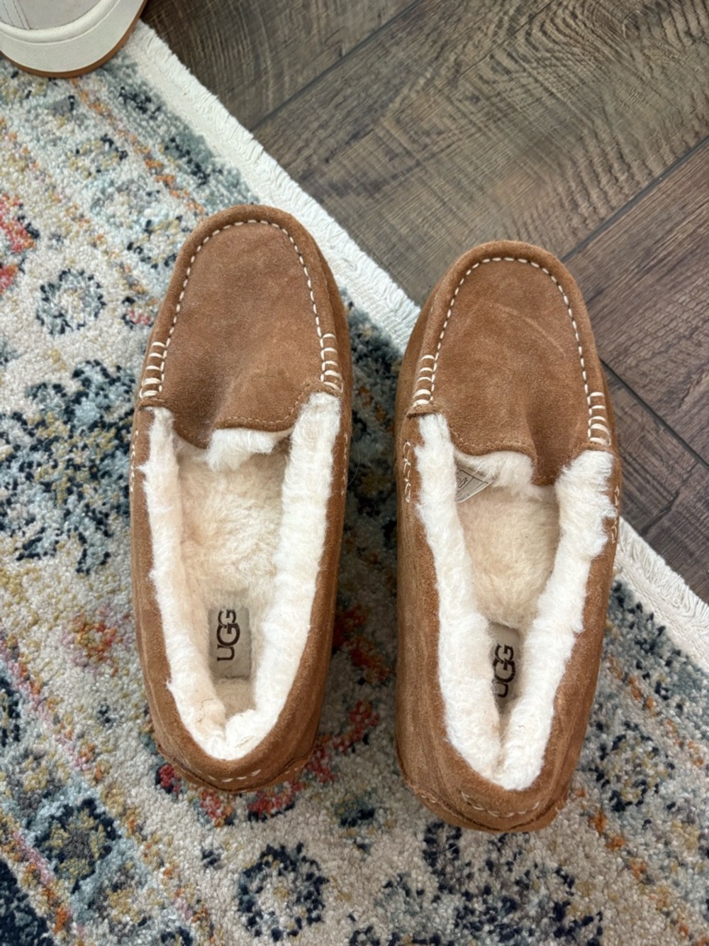 UGG Chestnut Suede Shearling Moccasin Slippers Size 7